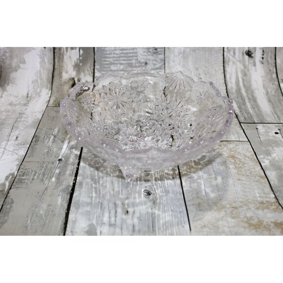 Mikasa Crystal Floating Candles Votive Bowl, Snowflake Melody Footed w 3 Candles - Picture 3 of 7